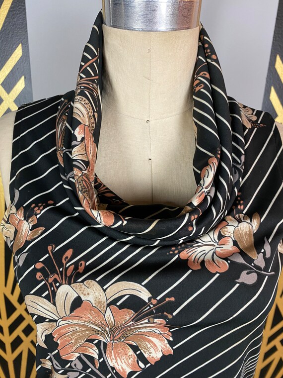 1970s polyester dress, black floral, vinytage 70s… - image 3