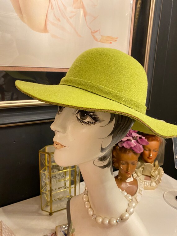 1970s style hat, wide brim, lime green felt, vint… - image 3