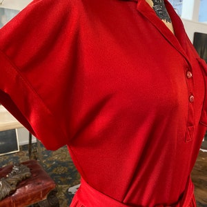 Halston casual wear, 1980s 2 piece set, red jersey, 80 skirt and top, vintage designer, size small, minimalist style, full skirt, collared image 5