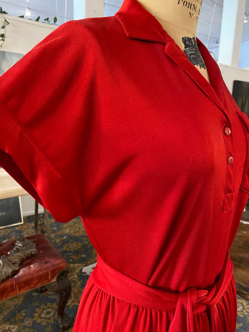 Halston casual wear, 1980s 2 piece set, red jersey, 80 skirt and top, vintage designer, size small, minimalist style, full skirt, collared image 5