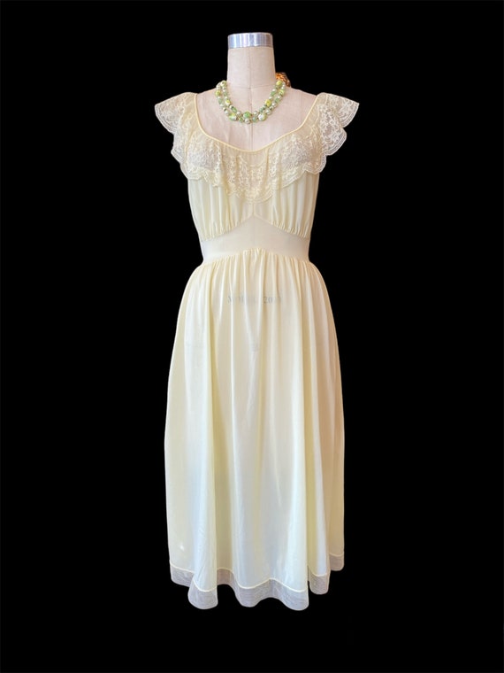 1940s nightgown, van raalte myth, yellow nylon, v… - image 2