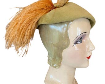 1940s feather hat, vintage beret, 40s millinery, novety hat, statement hat, bird hat, mid century fashion, film noir