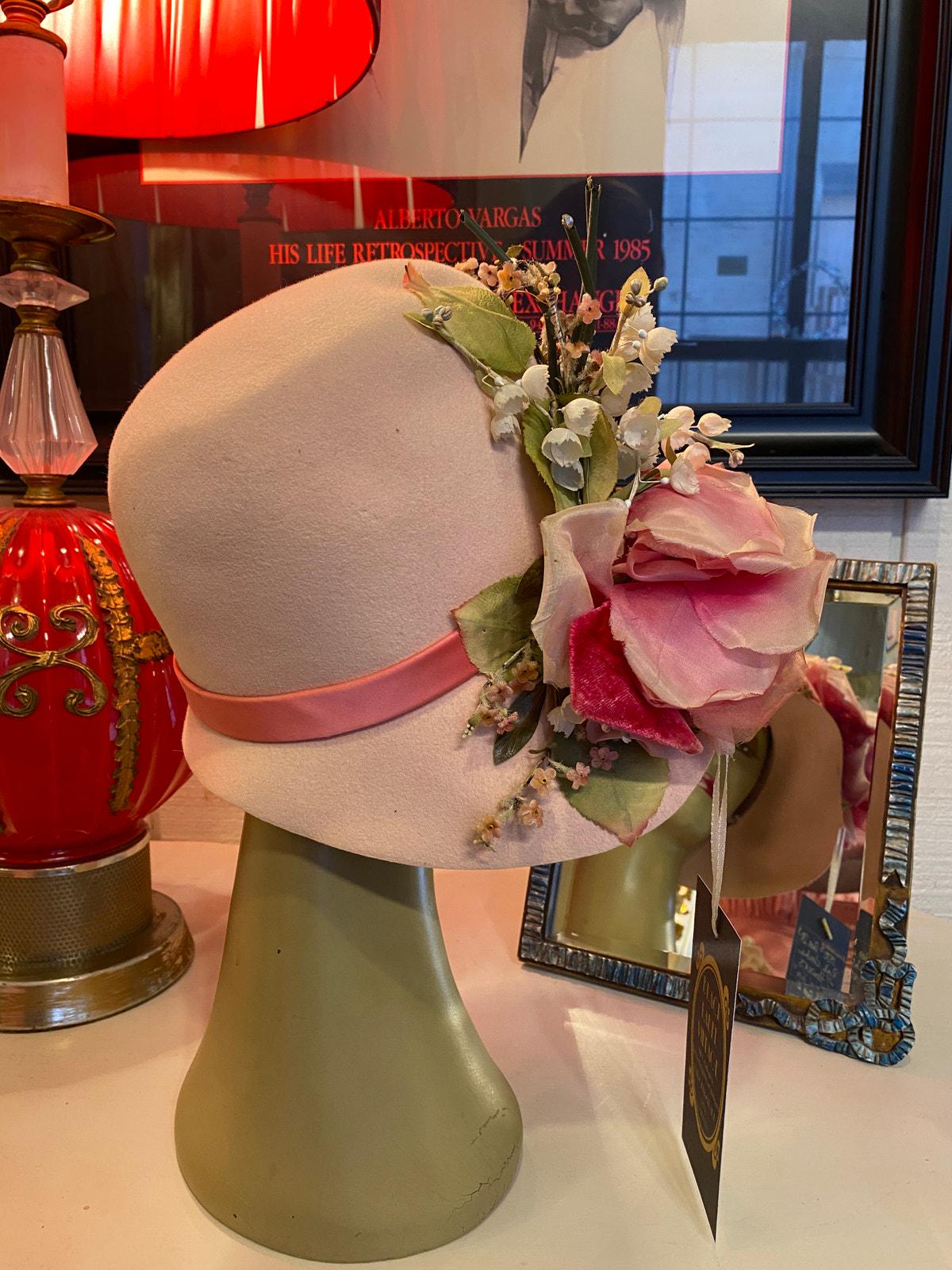 vintage 1970s pink cloche hat flowers roses flapper style 70s does 20s wide brim Vintage 1970s Pink Cloche Hat Flowers Roses Flapper Style  main image 3