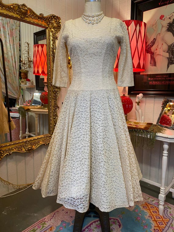 Vintage 1950s Cream Lace Fit and Flare Dress Full Skirt 50s Wedding S/M Bridal