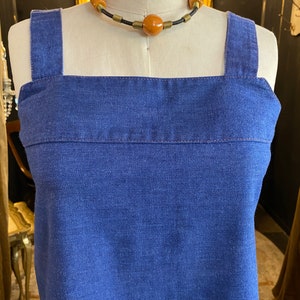 1970s denim jumper, vintage 70s dress, sleeveless shift, small, pinafore style, jean dress, apron front, hippie style, festival, blue cotton image 9