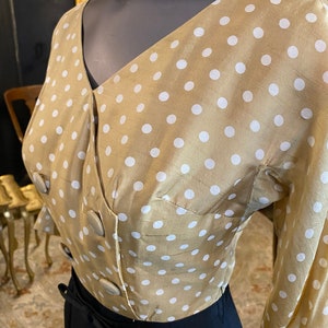 Jaren 50 zijden jurk, vintage jaren 50 jurk, zwart en goud, polka dot, dolman mouwen, mevrouw maisel stijl, man mannen, klassiek, maat small, 26 taille afbeelding 6