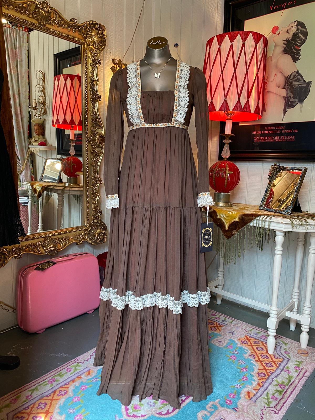 slim fit dress slacks Nostalgia Prairie Dress: Modern Prairie's Elegant Style main image 0