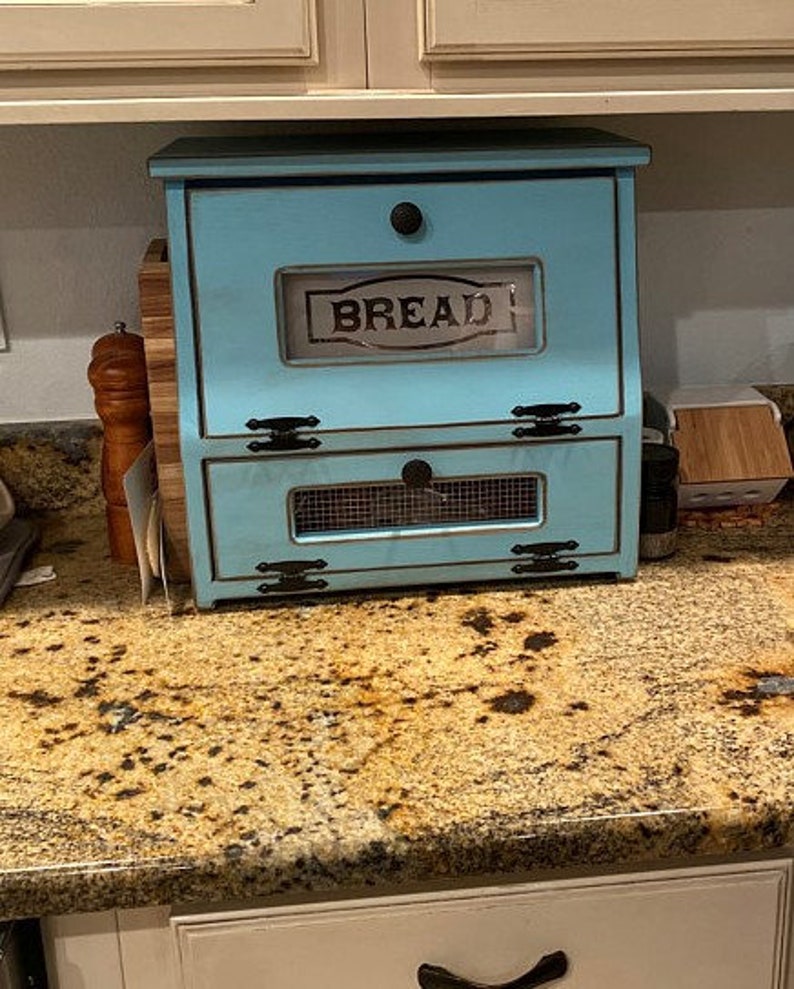 This D-LIGHTFUL DESIGNS ORIGINAL, beautiful Bread box / Vegetable bin is made from Pine or Spruce wood.  Each one is handmade by my husband and each will be a bit different due to wood grain and natural knots and flaws.
RUSTIC TURQUOISE