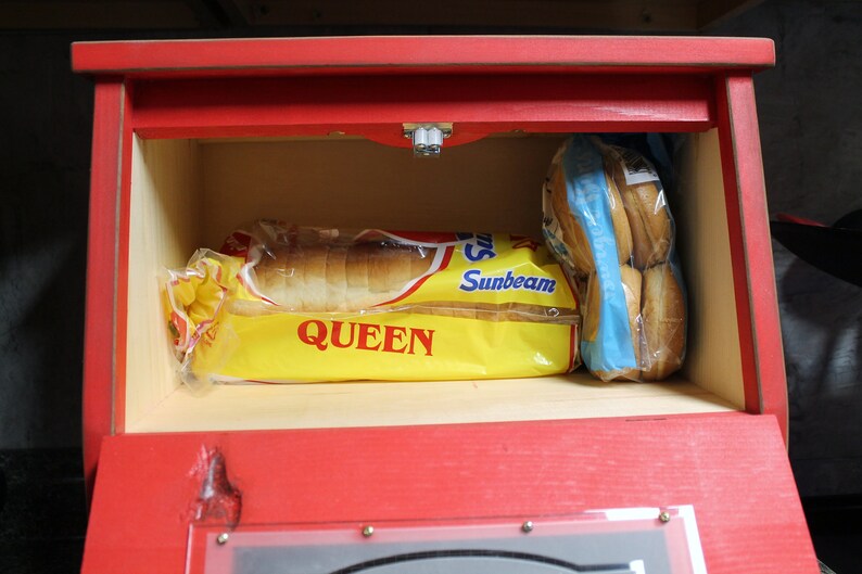 This D-LIGHTFUL DESIGNS ORIGINAL, beautiful Bread box / Vegetable bin is made from Pine or Spruce wood.  Each one is handmade by my husband and each will be a bit different due to wood grain and natural knots and flaws.
RUSTIC RED