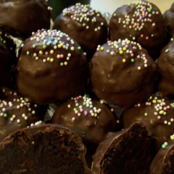Cake Balls: Chocolate Overload Bitty Cake Ball Bites