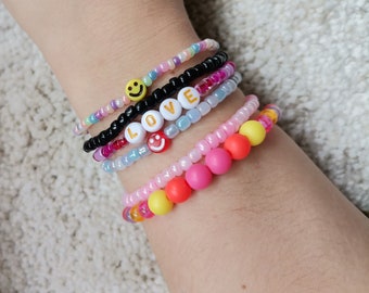 Schmuck Perlenarmband Armband Freundschaft Happy Love Liebe Schwarz Grün Blau Rosa Bunt Geburtstag Geschenk Mama Freundin Smily