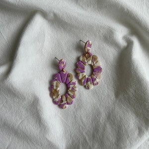 Boucles d'oreilles en argile polymère faites à la main Violet
