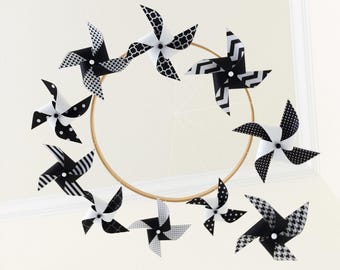 High Contrast Baby Mobile for a Modern Minimalist Nursery : Black and White