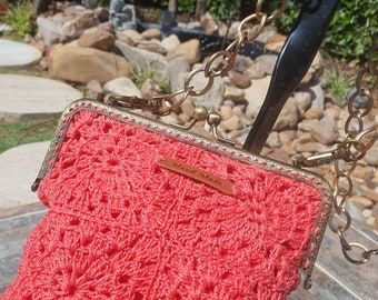 Pink flat bag - crochet