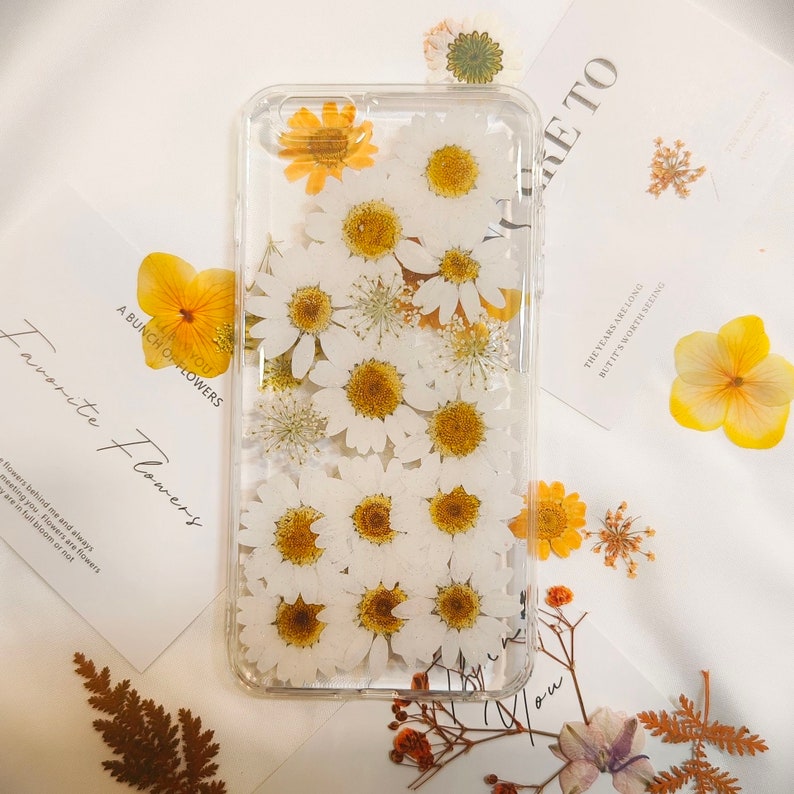 Coque de portable marguerite chic, cadeau délicat pour quelqu'un de spécial, cadeau de fête des mères, coque de fleurs séchées image 2