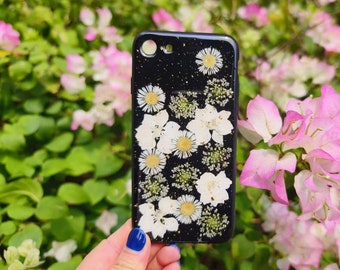 Elegant Black Floral Phone Case: Stylish Accessory for Any Occasion