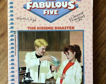 Vintage The Kissing Disaster a Taffy Sinclair Fabulous Five number seven Book