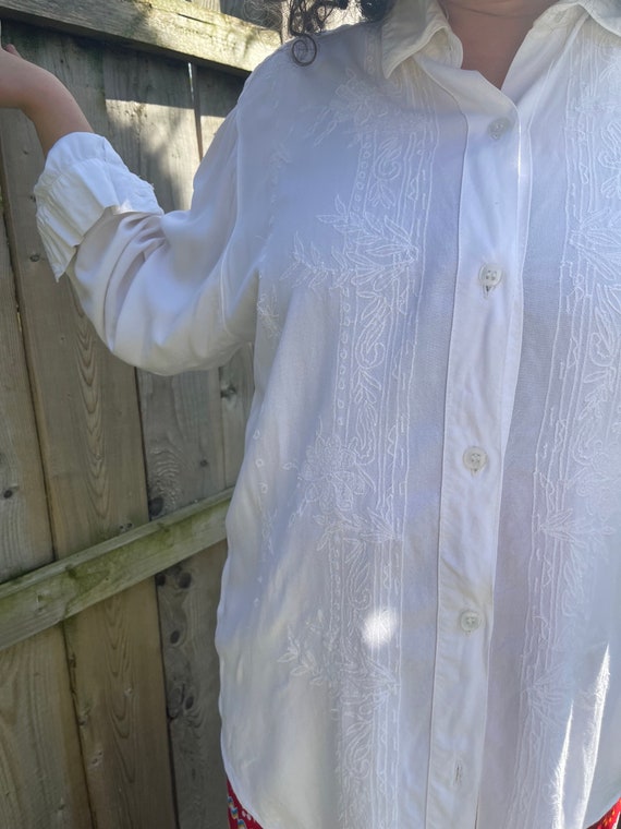 1980s vintage white with embroidered detail blouse