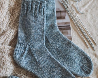 Modèle de tricot de chaussettes adapté aux débutants, guide numérique pour créer vos propres chaussettes confortables.