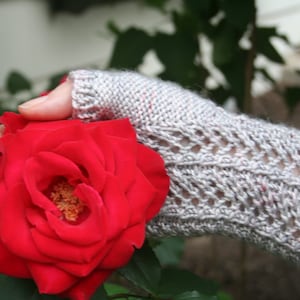 Lace Fingerless Mitts Knitting Pattern - Digital Download