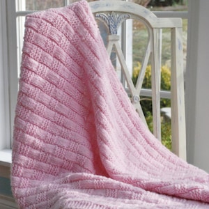 Gemütliche Babydecke Strickmuster - PDF Download für Moderne Babydecke mit Kammgarngarn