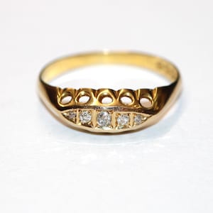 18ct Yellow Gold 1940s Diamond Boat Ring Size O 1/2