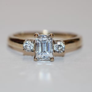 9ct Yellow Gold Cubic Zirconia Fancy Ring