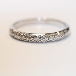 9ct White Gold 10pt Diamond Ring