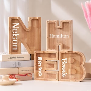 Alcancía de madera personalizada con letras para niños, con inicial personalizada y nombre, ideal como regalo para niños y niñas, ideal para Navidad.