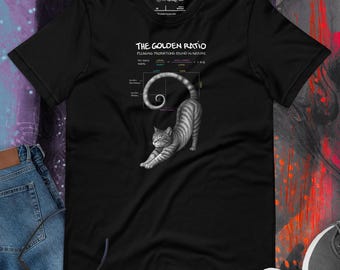 Puede incluir: Camiseta negra con un gato atigrado gris estirándose, un diagrama de la proporción áurea y el texto "THE GOLDEN RATIO". La marca "O9THREAD" está impresa en la parte superior de la camiseta.