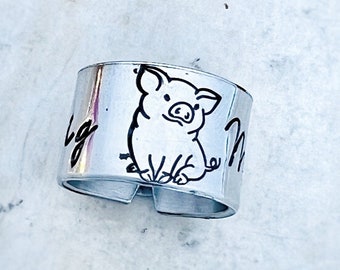 Pig Mom Wide Ring-aluminum band-pigs- ring-vegan ring-vegan jewelry-vegan gifts-wide ring-gifts-adjustable-pig ring-rings-farm animals