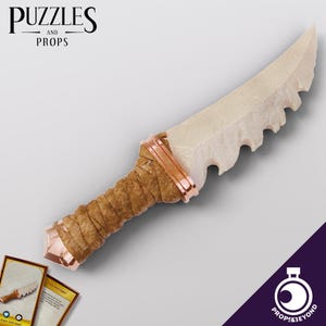 3D printed magical daggers!!  Perfect for DnD, TTRPG, or cosplaying!
