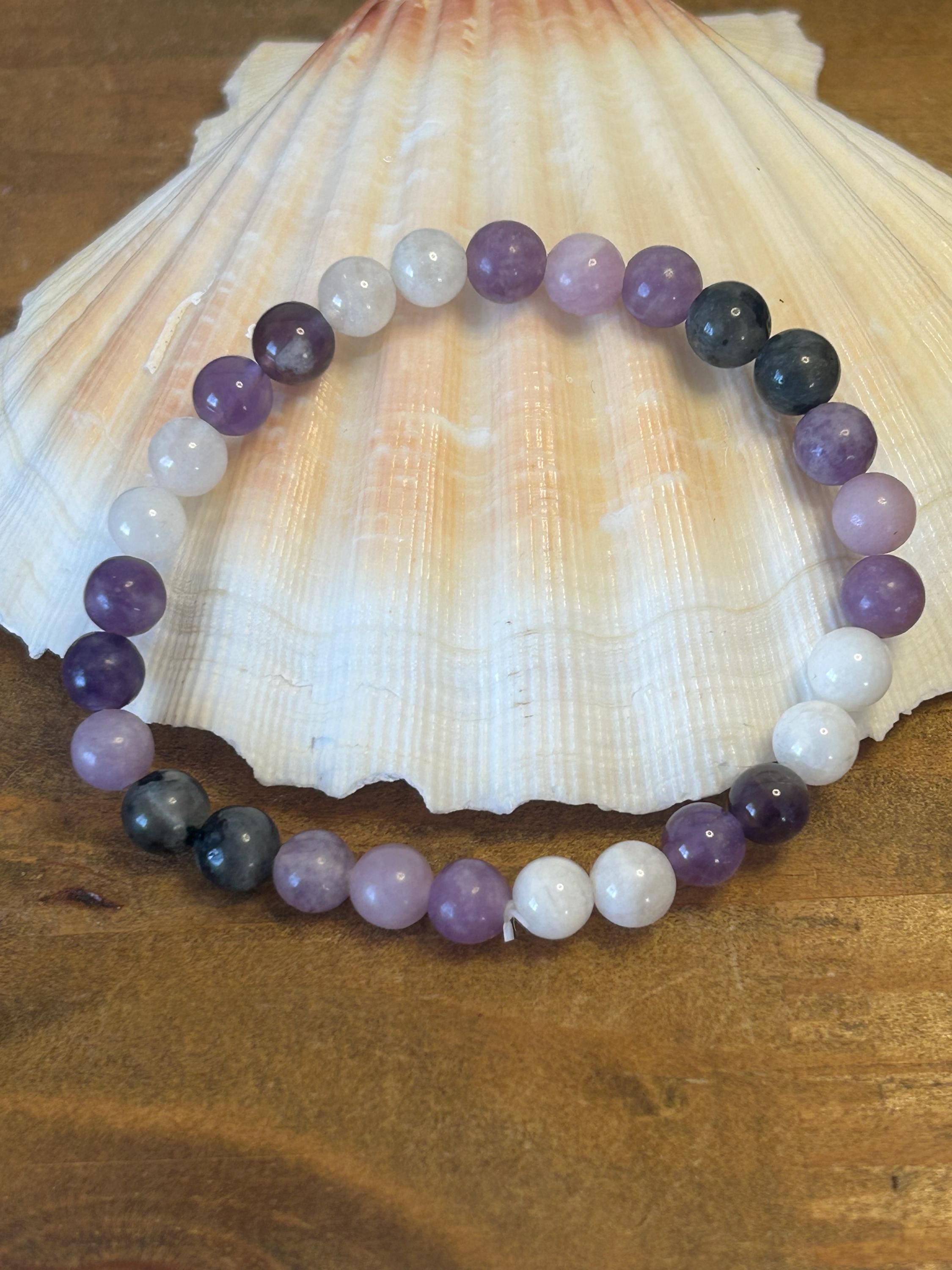 Bracelet en Améthyste, Calcédoine, Labradorite et Pierre de Lune avec charme Lotus avec séparateurs dorés - Perles de 8mm