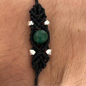 Macrame bracelet with natural stones – Handcrafted elegance