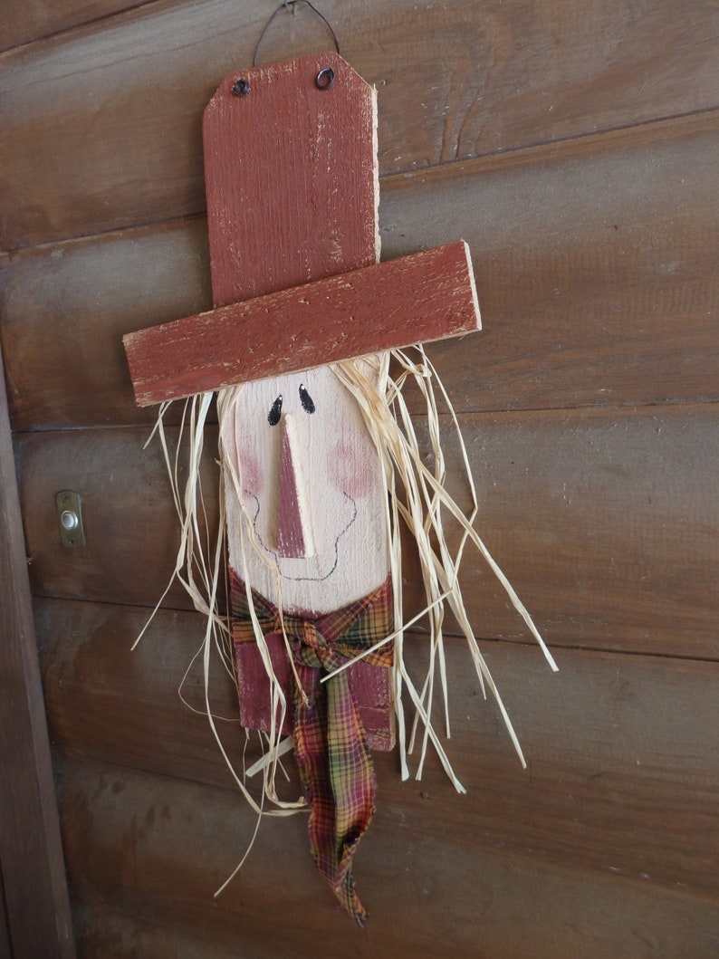 Handcrafted Wooden Cedar Picket Scarecrow Door/Wall Hanger/Fall/Seasonal Home Decor/Handpainted image 3