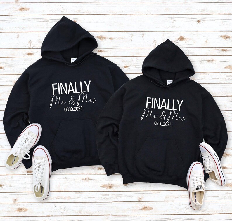 Mr and Mrs Hoodie, Bride and Groom Hoodie, Just Married Hoodie, Wedding Hoodie, Wife And Hubs Hoodie, Honeymoon Hoodie, New Bride Sweatshirt