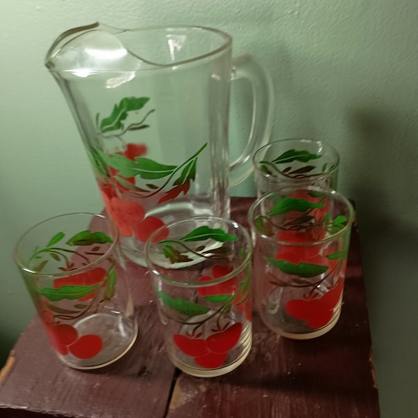 Vintage Glass Pitcher Tomatoe  with 4 glasses