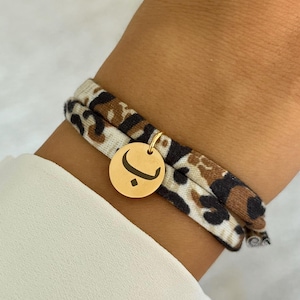 Bracelet personnalisé en cordon liberty, bracelet personnalisé lettres arabes, bracelet lettre initiale, médaille à graver, fête des mères
