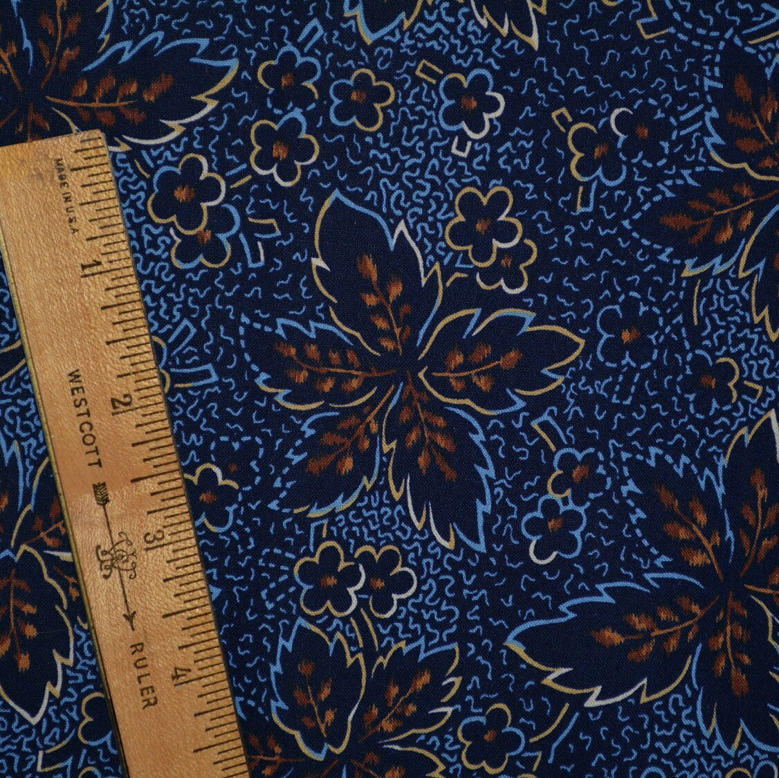 P and B Textiles Blue floral fabric reproduction fabric quilting cotton ...
