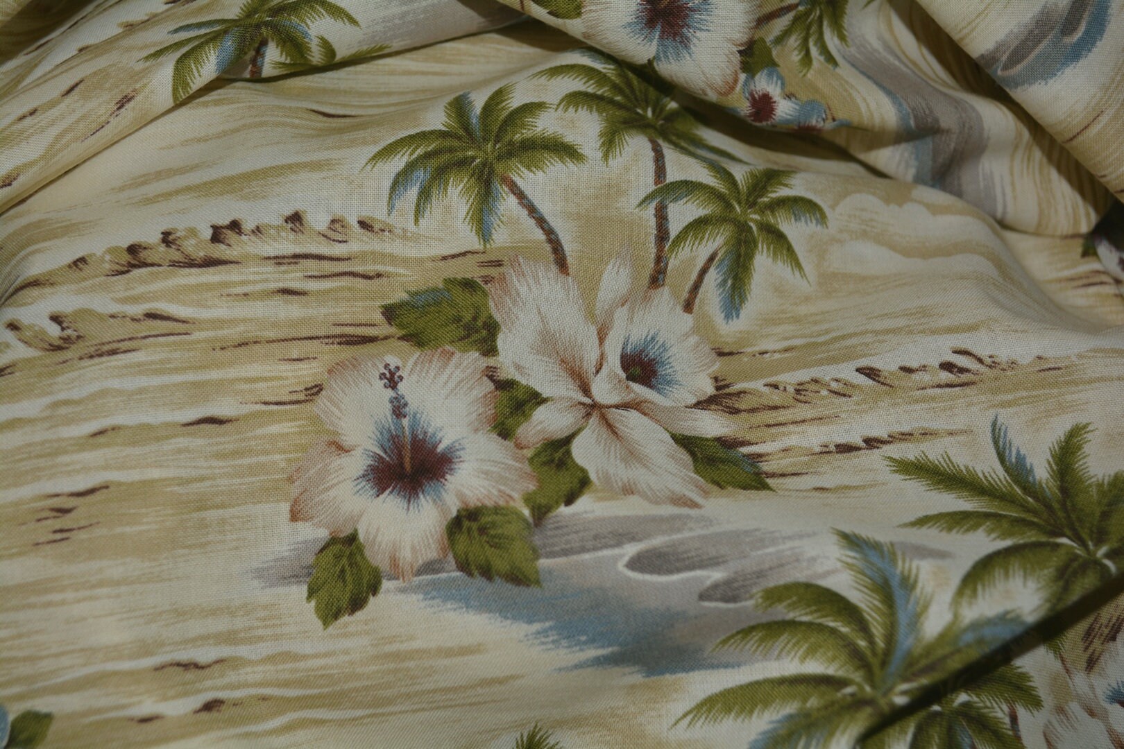 Hawaiian fabric Robert Kaufman tropical print fabric