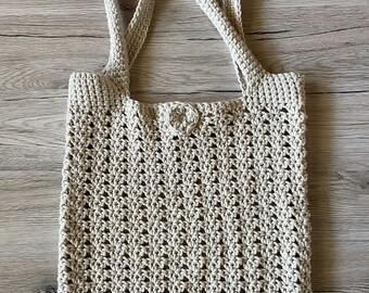 Crochet shopping bag with magnetic closure