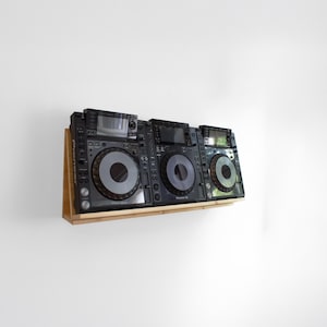 CDJ wall mount