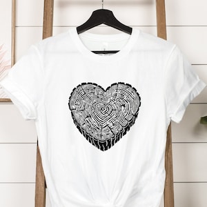 Tree Trunk Shirt, Heart Wood Slice T-Shirt, Nature Life Shirt, Hiking Shirt, Campers Gift, Forest Shirt, Camping Shirt, Cute Hiker Gift