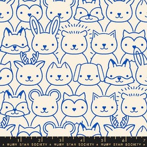 Peut inclure: Un motif sans couture représentant différents visages d'animaux en contour bleu sur un fond crème. Les animaux comprennent un renard, un lapin, un cerf, un chat, un chien, un ours, un hérisson et un hibou.