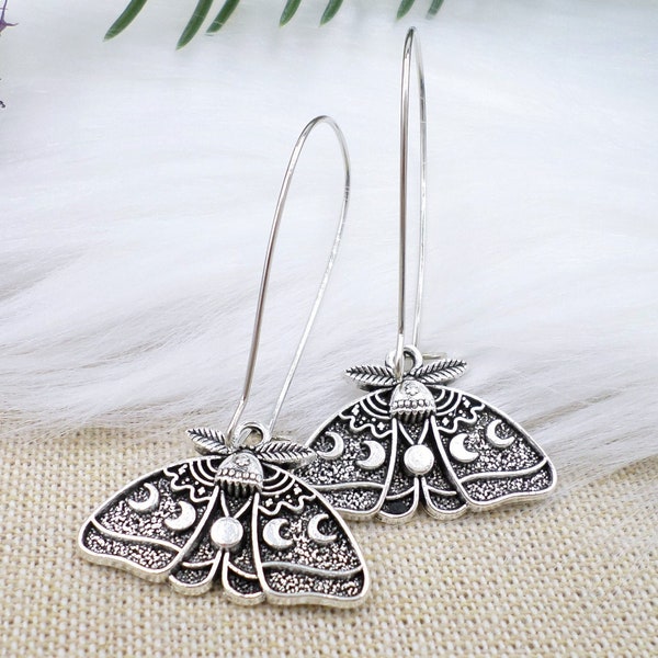 Silver Lunar Moth Earrings, Moon Phase Moth Drop Dangles, Cottagecore Fairycore Jewelry, Witchy Earrings, Crescent Moon, Dark Academia