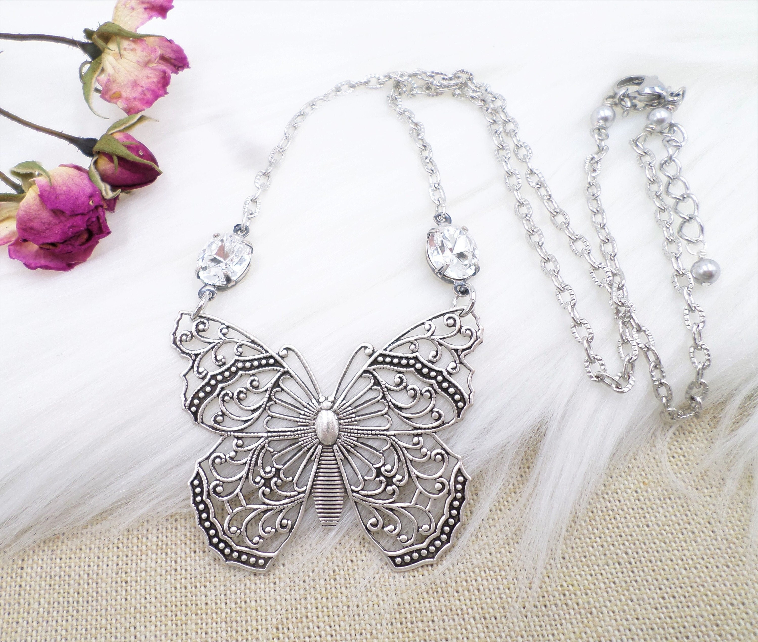 How To Layer Necklaces - Flutterby Jewellery