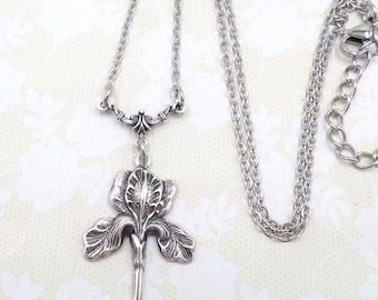 Antique Silver Iris Necklace: Delicate Flower Charm, Stainless Steel