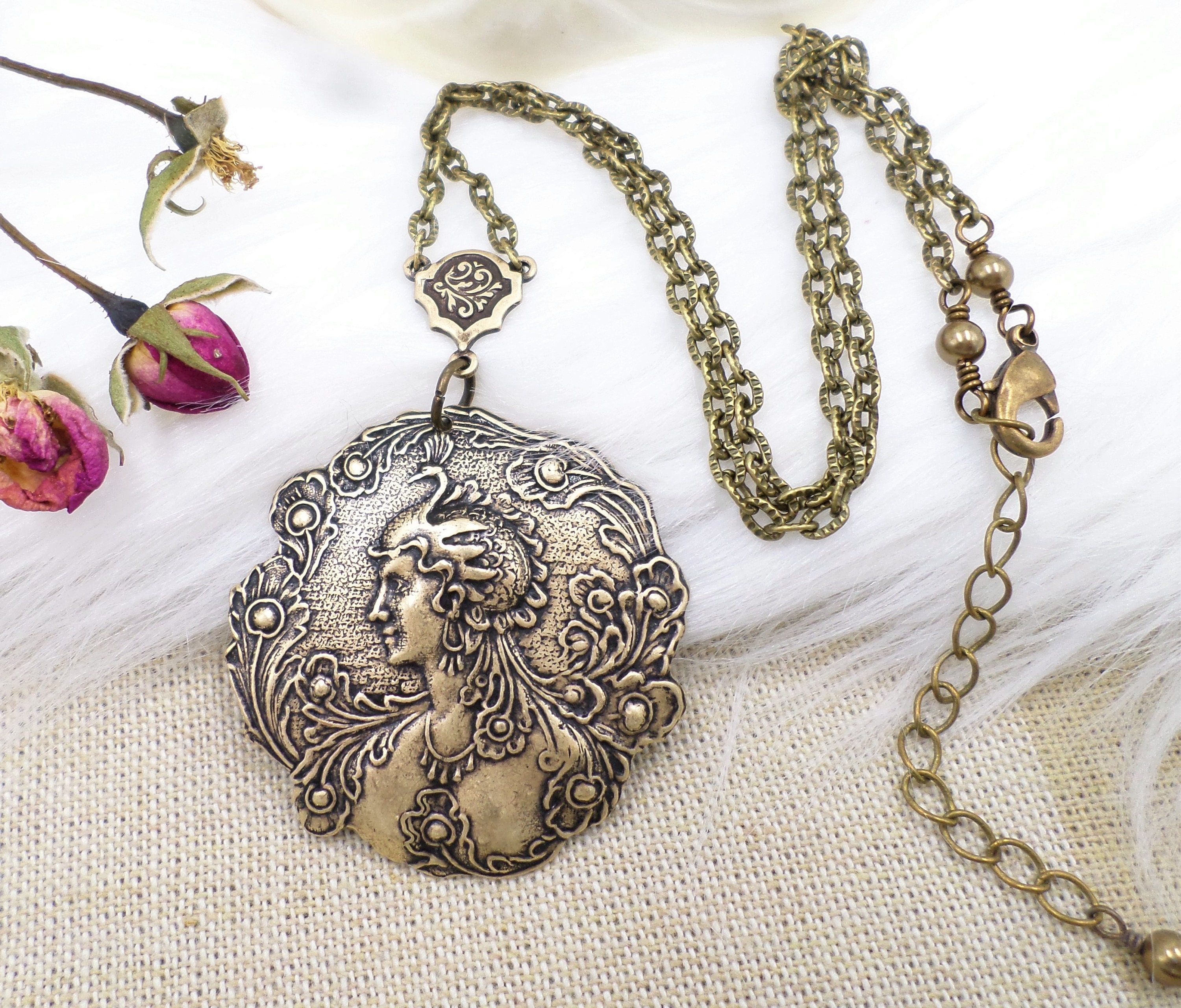 Small hera outlet link necklace