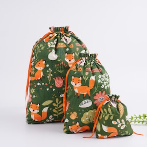 Green Fox Plant Gift Bag,Durable Layer Fabric Gift Bag,Holiday Party Gift Wrapped,Drawstring Bag for Gifts Wrapping