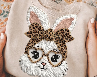 Coniglietto pasquale leopardato png / Stampa leopardata PNG / Estetica pasquale / Design per maglietta pasquale femminile / Mamma pasquale, Pasqua retrò, Filato finto, Peluche